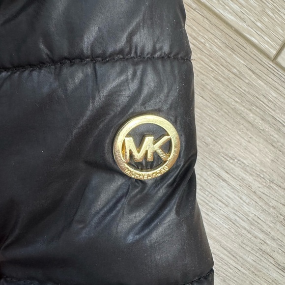 Michael Kors Black Puffer Jacket with Leopard Lining - Picture 4 of 4